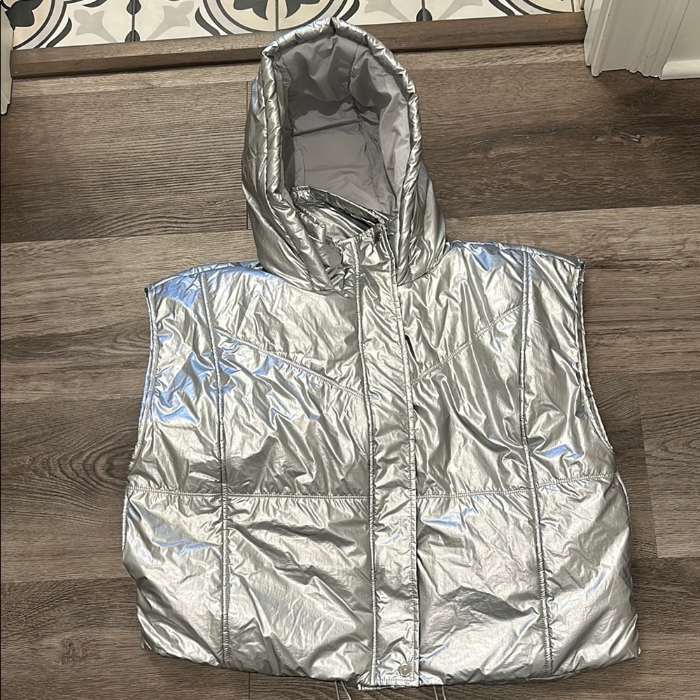 Daily Pratice metallic silver puffer vest Size L
